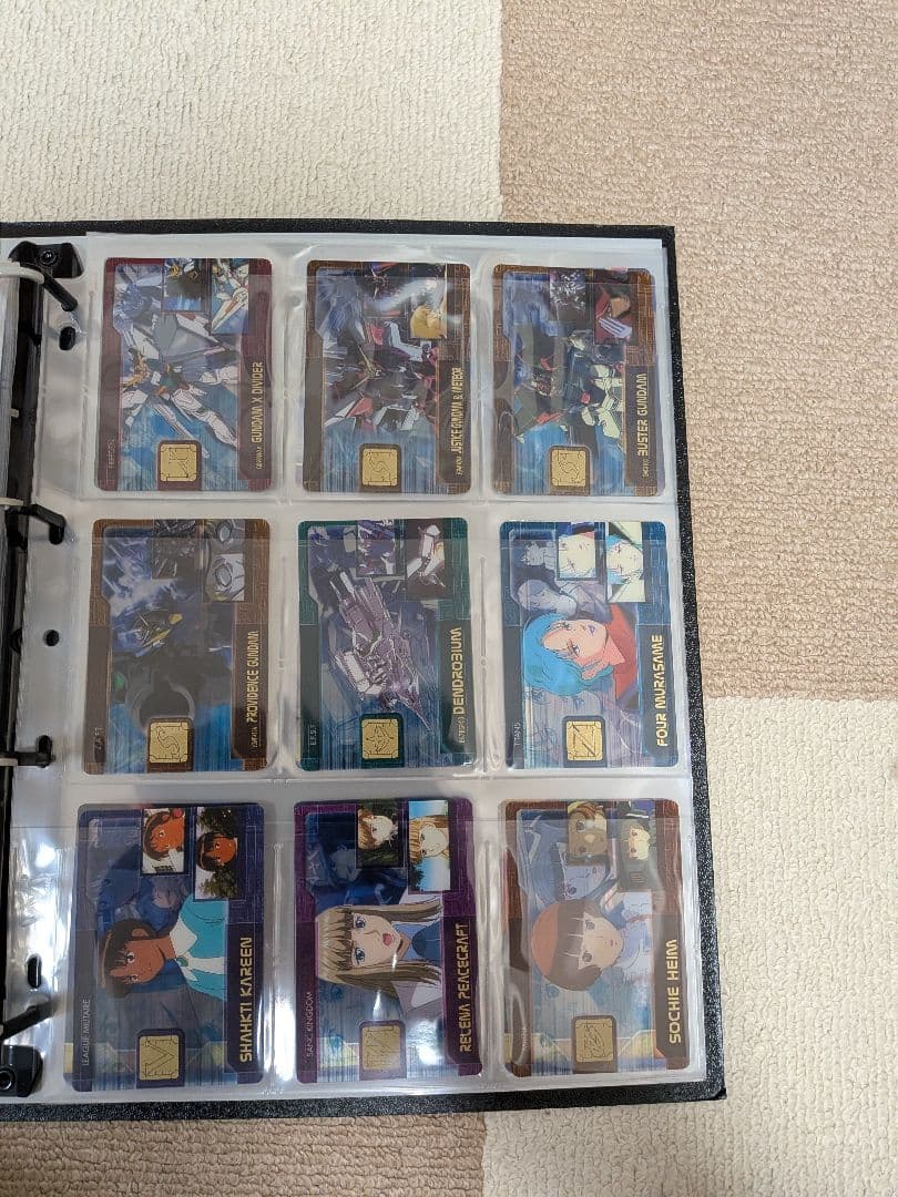 ガンダムカード260枚と COSMIC ERA FILE　ラクス　ハマーンセイラ