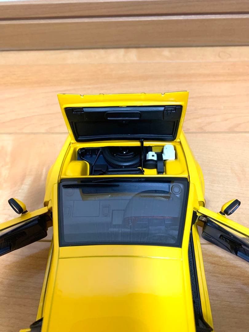 AUTOart Lotus Esprit V8 1:18 イエロー
