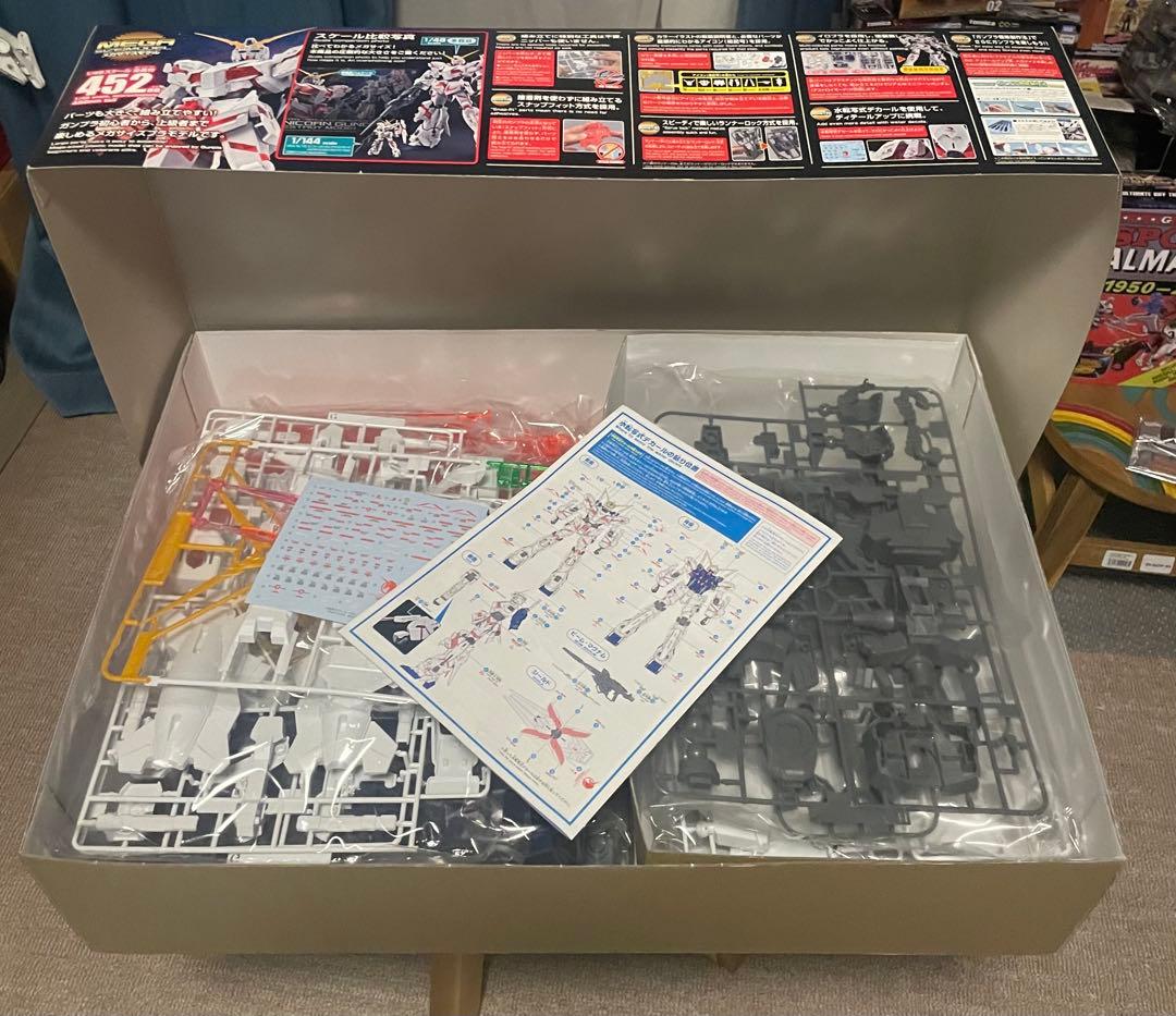 メガサイズ 1/48 ガンダム シャア専用ザク ユニコーンガンダム 発光ユニット