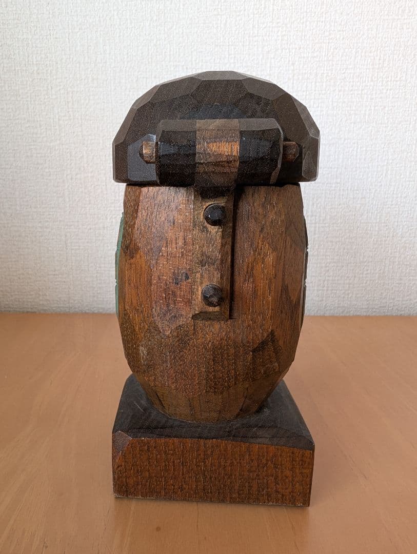 砂澤ビッキデザイン　フクロウ型木製煙草入れ