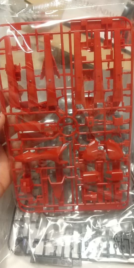 真っ赤なニューガンダムプラモデル