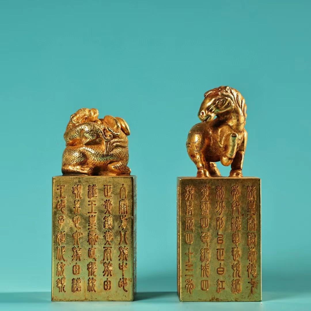 中国古美術・旧蔵鎏金の獣印鑑セット・純銅製・高浮彫・置物・書道具・文房具・風水