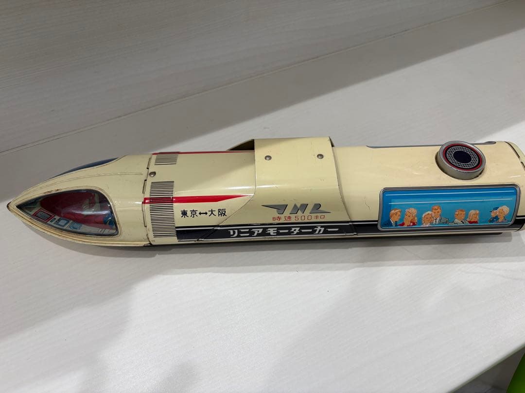 レトロな28000リニアモーターカー 日本製 クリーム色