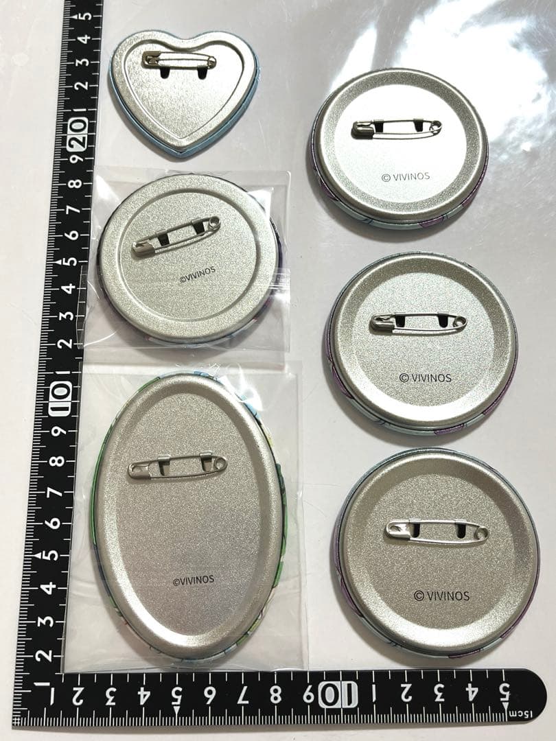 ALIEN STAGE ベビーフィギュア　缶バッジ　箔押しありぱしゃこれ　スア