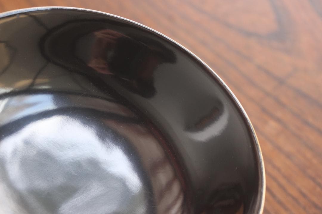 シンプルデザインに金縁朱漆の映える小皿1点（検輪島塗豆皿菓子皿