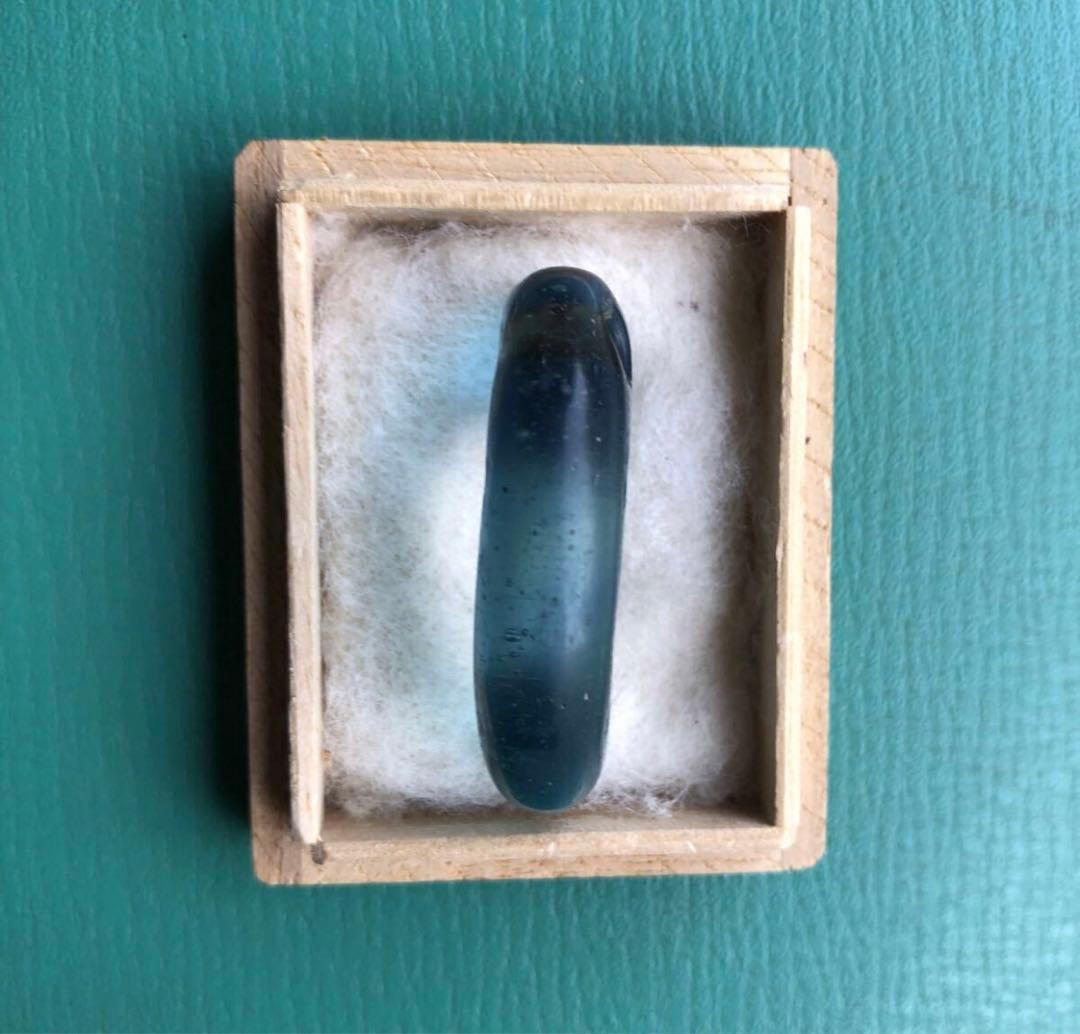 勾玉　（n）　箱付き