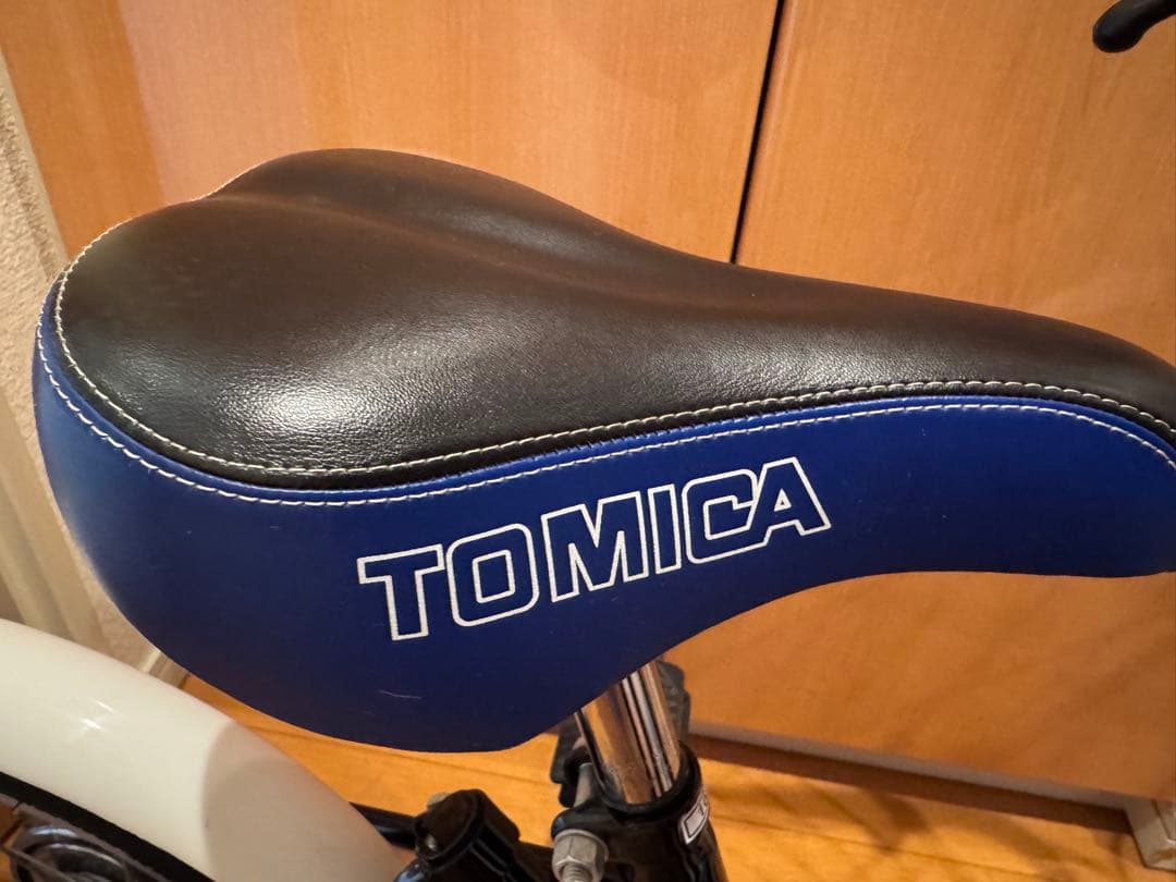 ［引き取り限定］16インチ子供自転車　トイザらス　トミカ　ヘルメット付き