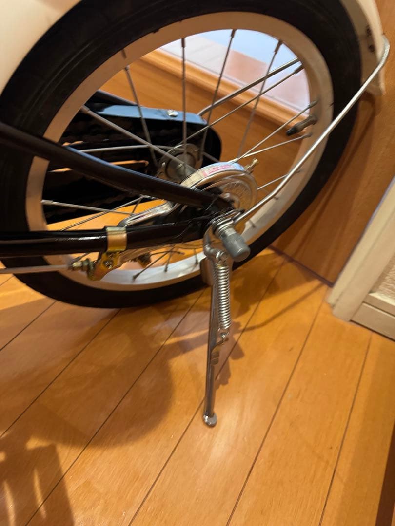 ［引き取り限定］16インチ子供自転車　トイザらス　トミカ　ヘルメット付き