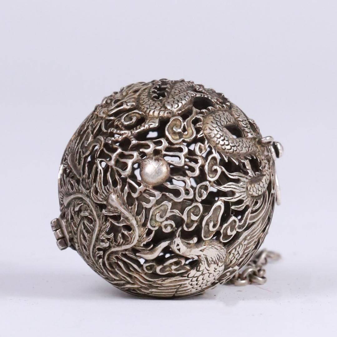 圓式吊香炉銀色 透かし彫刻 置物 透丸形吊灯籠 香炉 古民具 DB2478