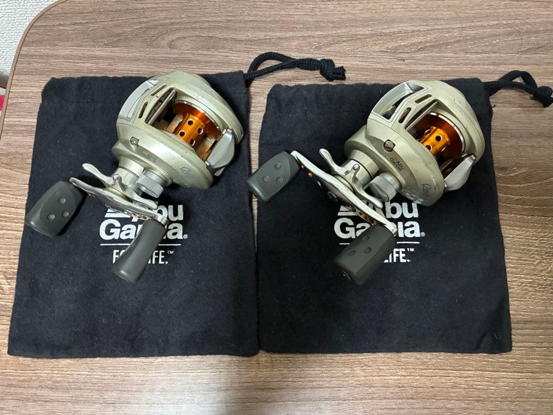 Abu Garcia REVO STX リール 2個セット 専用ポーチ付き