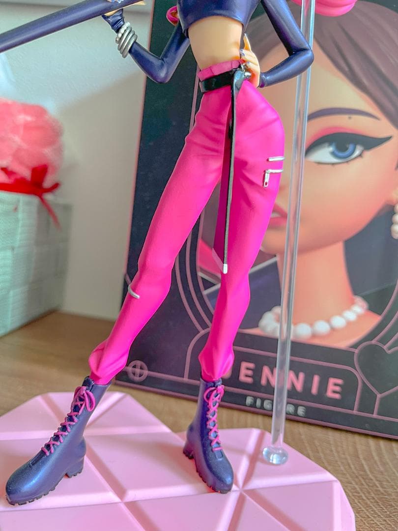 【超レア】BLACKPINK JENNIE コレクターズフィギュア 限定版