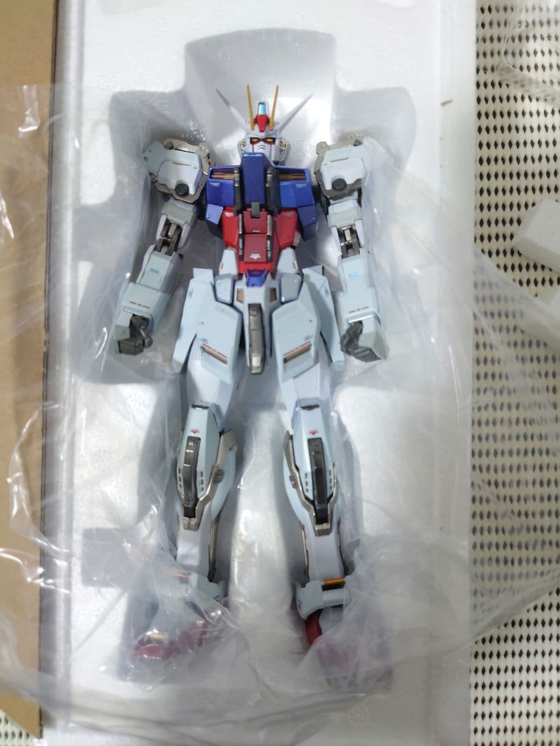 メタルビルド パーフェクト　ストライクガンダム　ヘリオポリス　ロールアウト