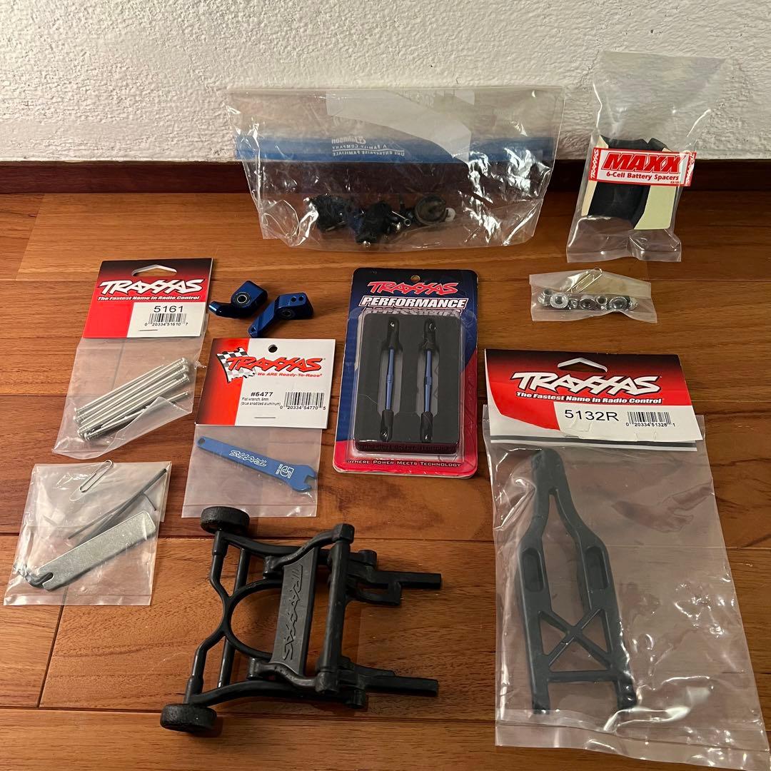 Traxxas RUSTLER VXL RCカー 部品多数