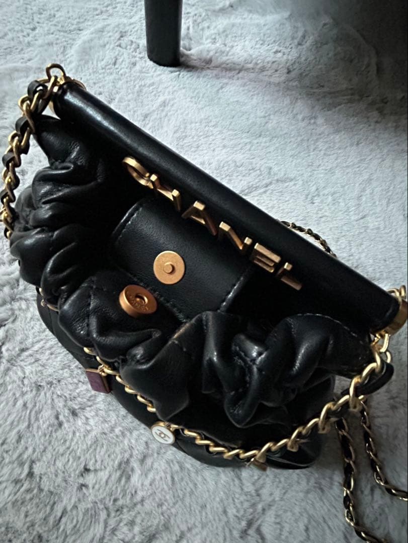 CHANEL ノベルティ チャーム付きチェーン ショルダーバッグ