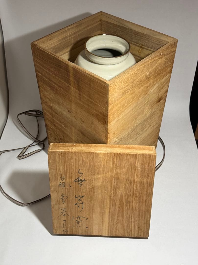 ◆韓国無形文化財【曹基正】作白磁浮彫人物図大花瓶 45.3cm 無等窯 共箱◆