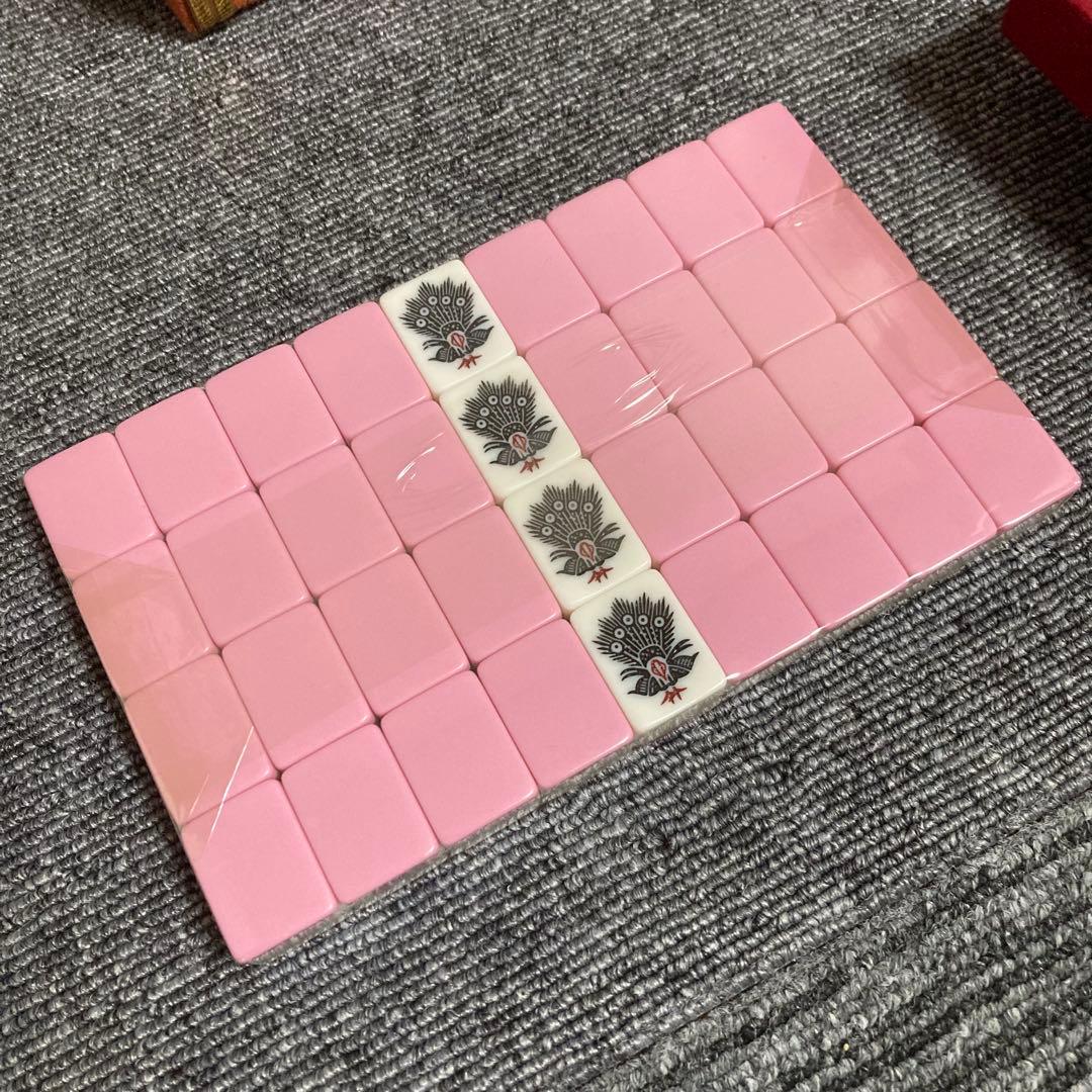 未使用品　麻雀牌　マツオカ　天和　背面ピンク　　ユリア樹脂