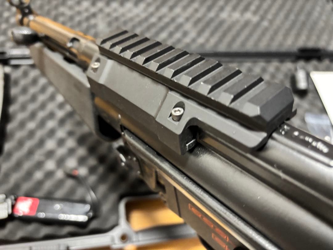 東京マルイ 次世代MP5A5 (ハードケース、バッテリー付き)