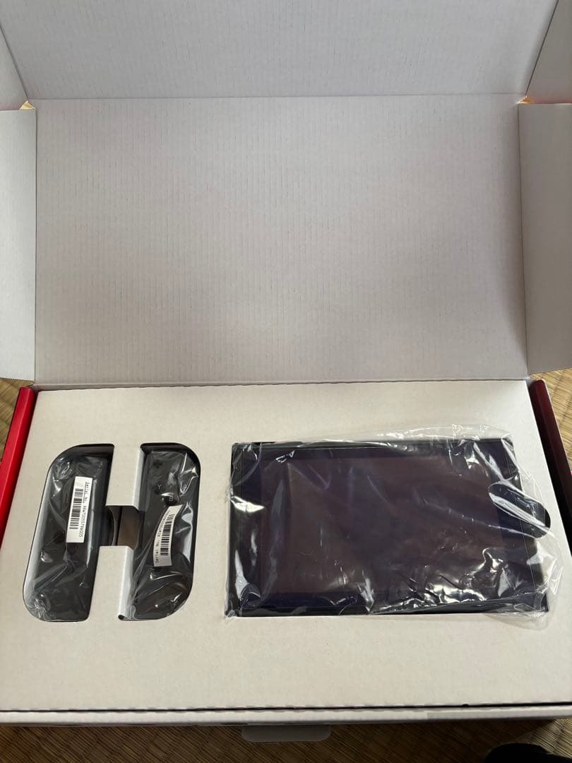 Nintendo Switch 本体 付属品完備／別売りコートローラー付き