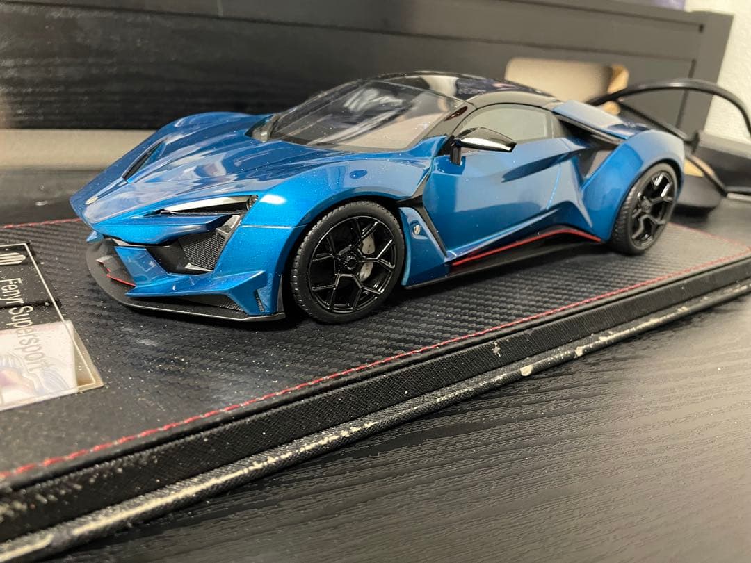 激レアW Motors フェニアスーパースポーツ　　1/18
