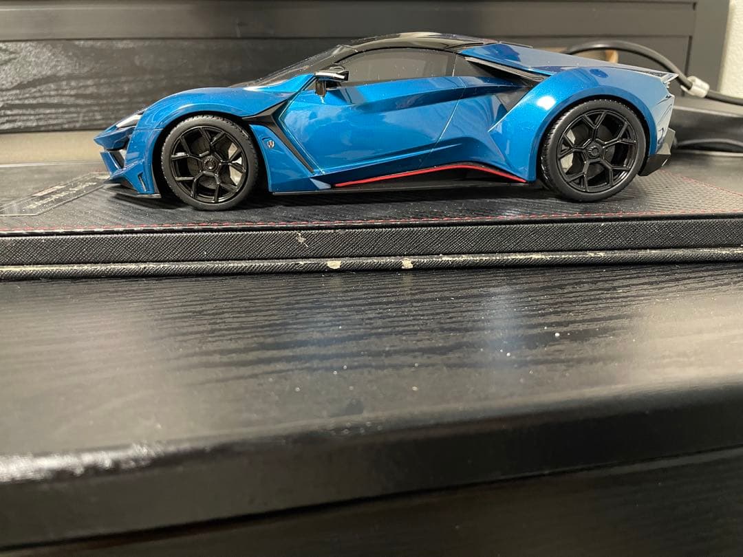 激レアW Motors フェニアスーパースポーツ　　1/18