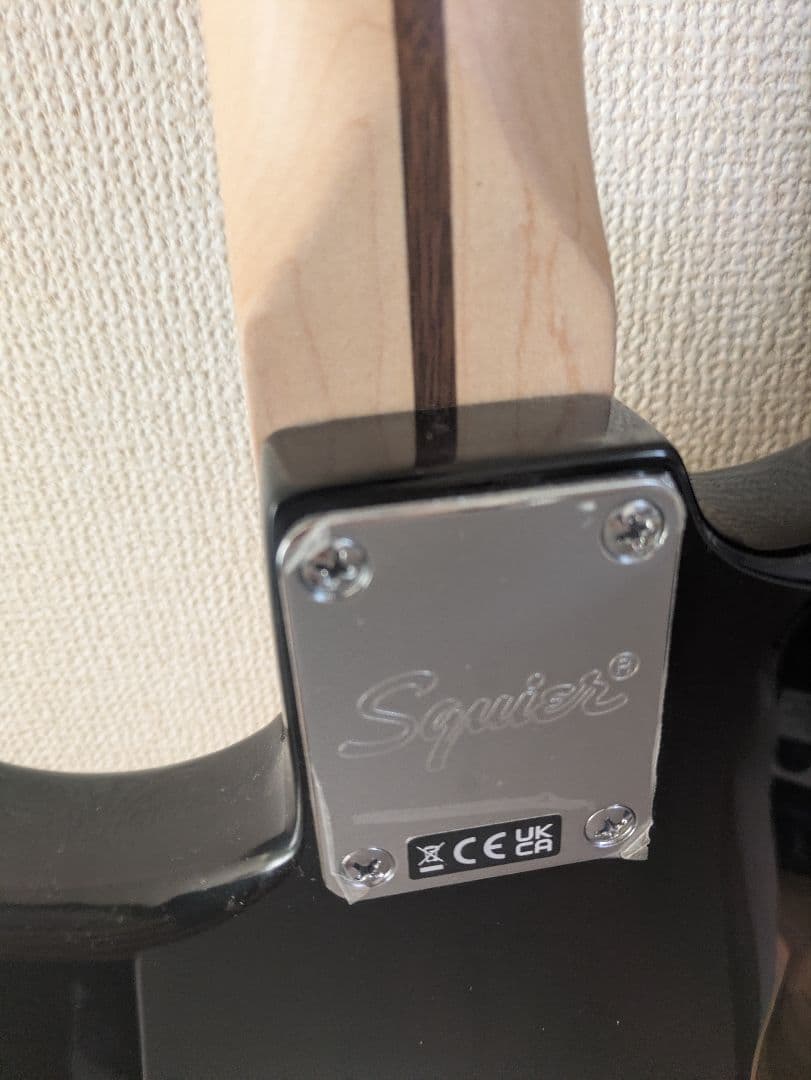 Squier by Fender Sonic Strat 2023ブラック
