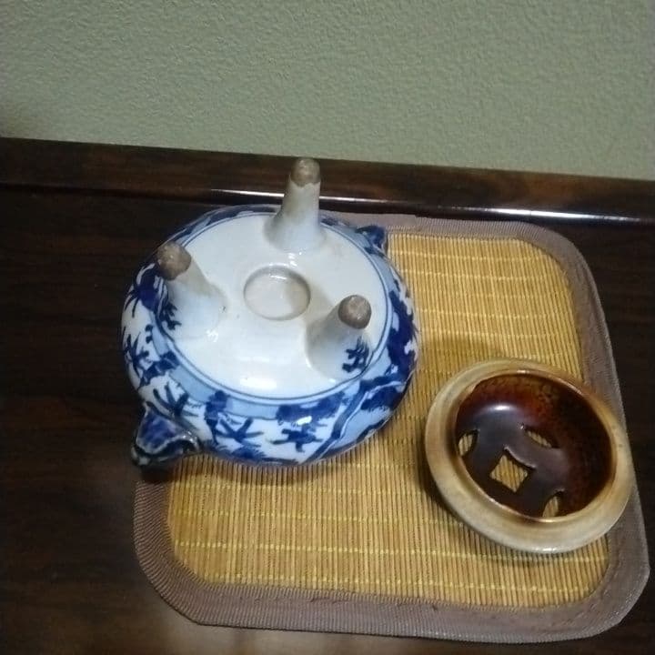 時代染め付獅子頭香炉美品です。