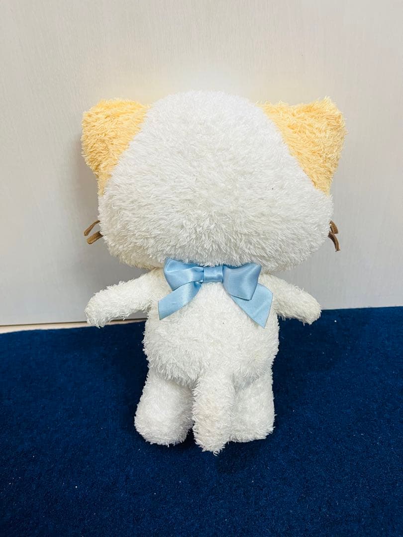 マシュマロみたいなふわふわにゃんこ　サンリオ　ポーズ　ぬいぐるみ