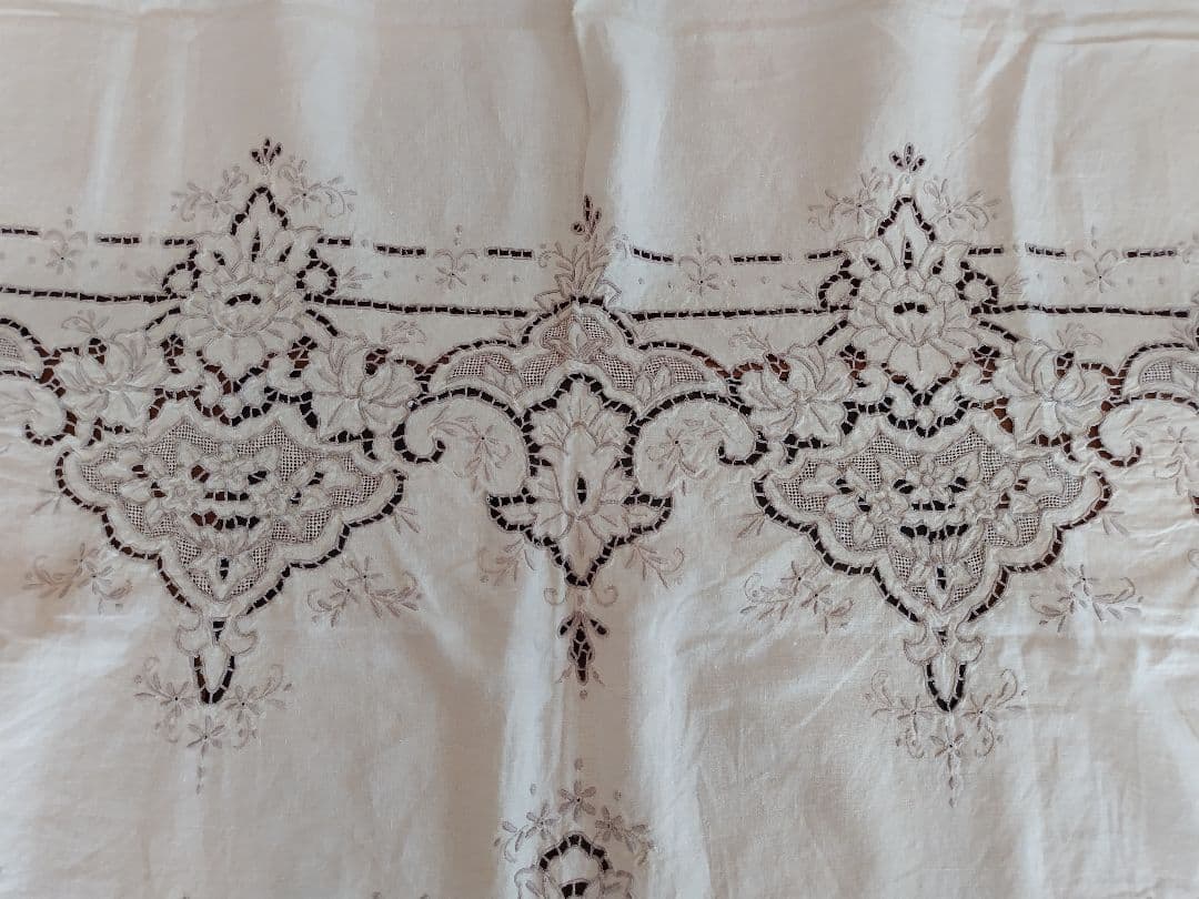 刺繍入りカットワ−クレ−スのロングテーブルクロスビンテージハンドメイド