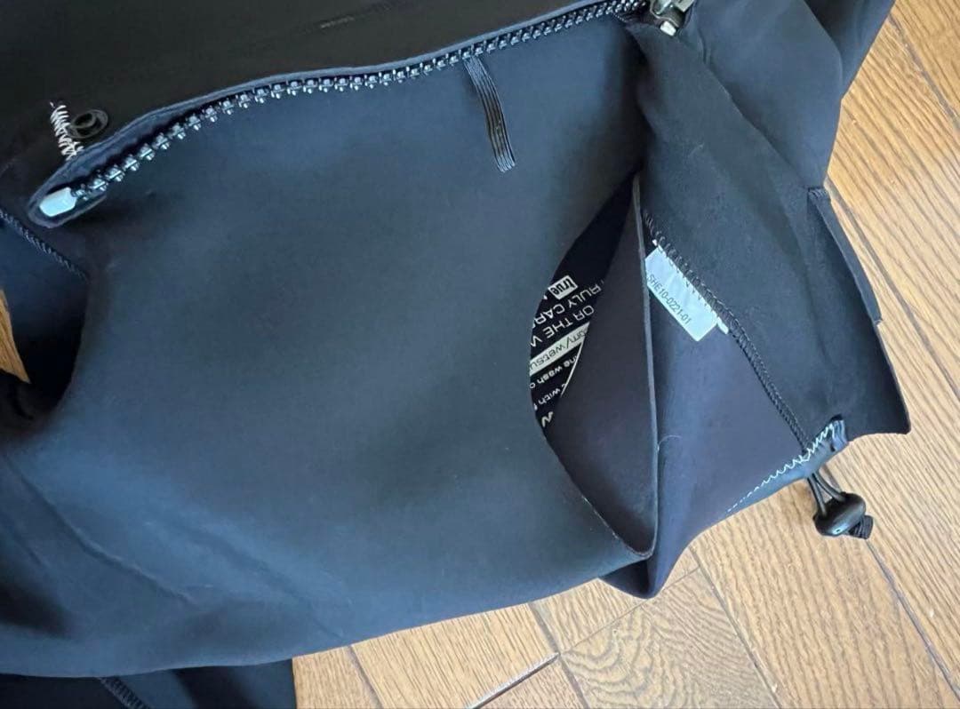 volcom ボルコムウエットスーツ　ジャーフル 2mm