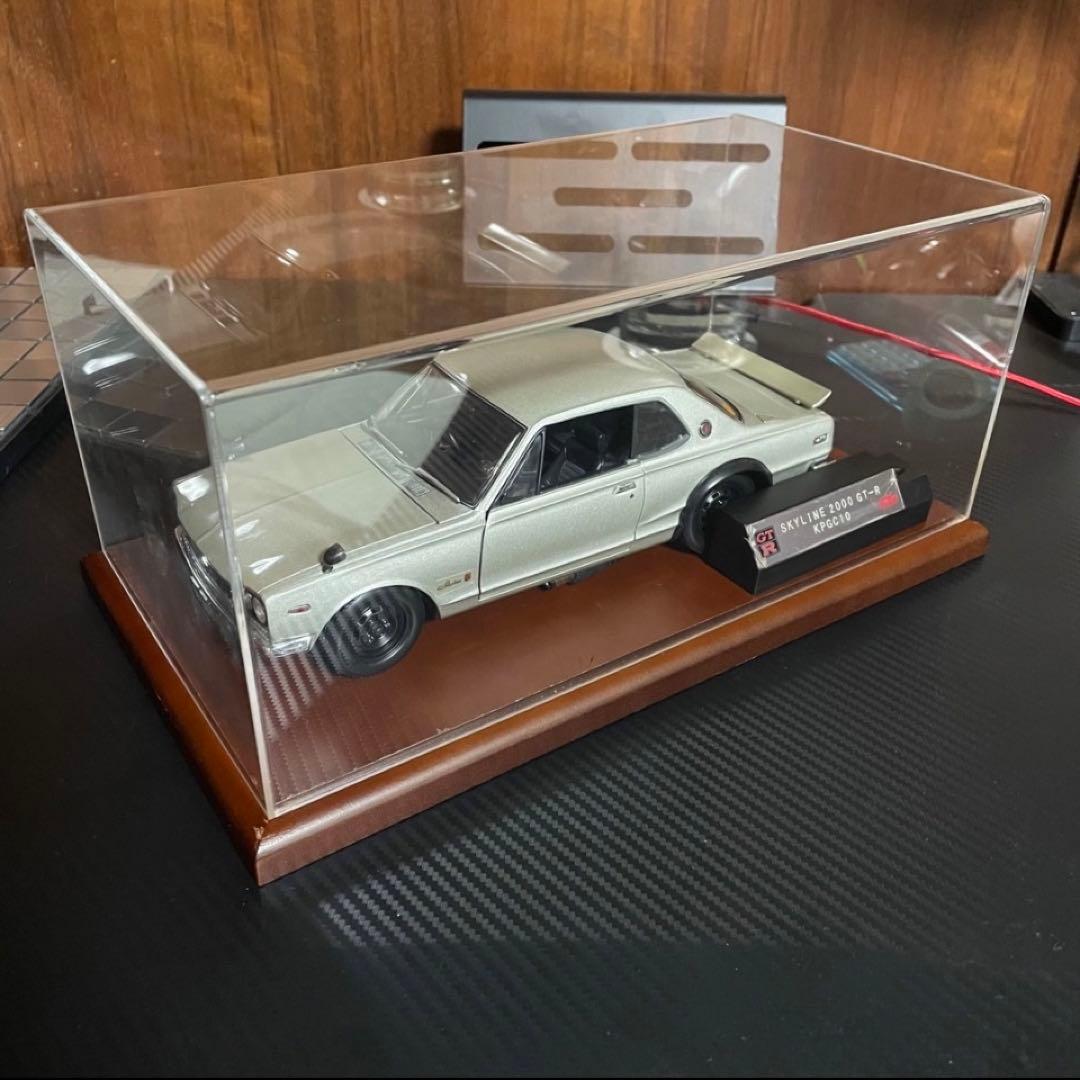 絶版京商1/18スカイライン2000GT-R KPGC10 (ライト点灯モデル)