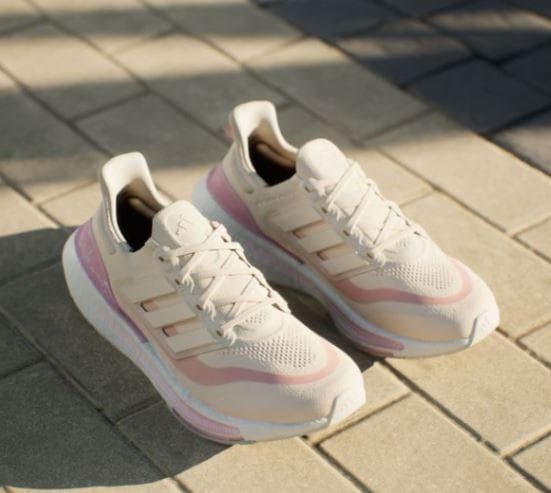 新品 定2.5万 adidas アディダス 軽量 ランニングシューズ 27cm