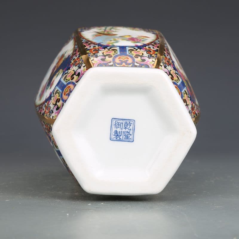 乾隆琺瑯彩六方瓶 景徳鎮 陶磁器 装飾品 工芸品 美術品 置物