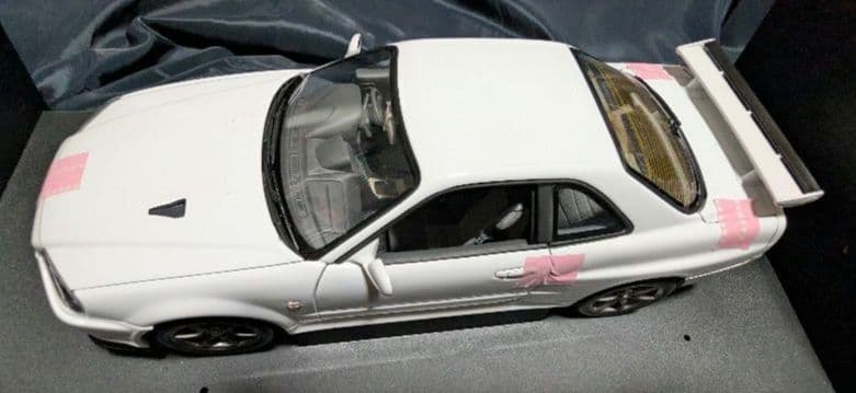 ミニカー Nissan Skyline R34 GT-R V-Spec II 1/18