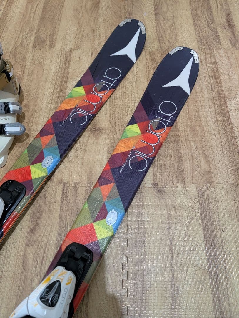 AATOMIC　ffinity Air　148cm レディース用
