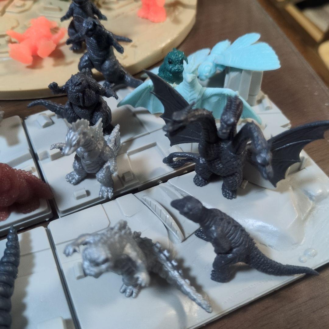 ゴジラフィギュアセット 37体