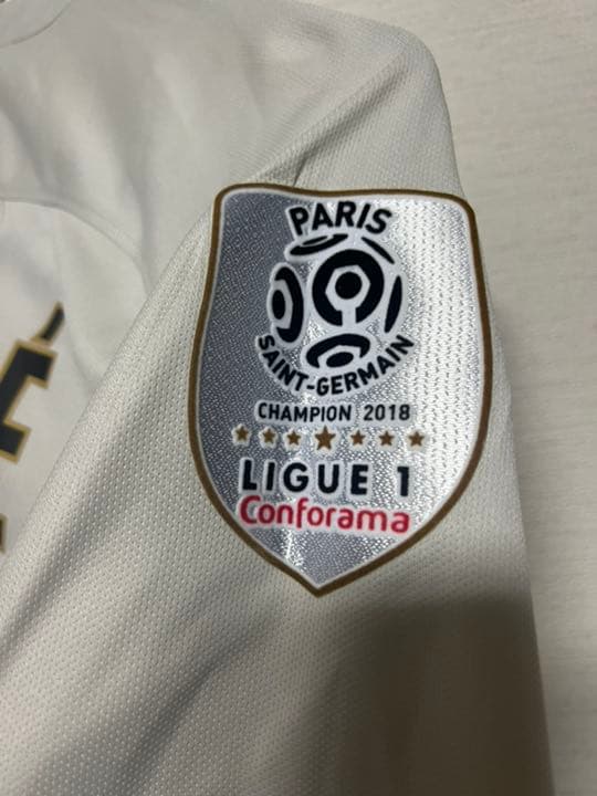ノートルダム大聖堂火災寄付品　PSGユニフォーム　ムパッペ