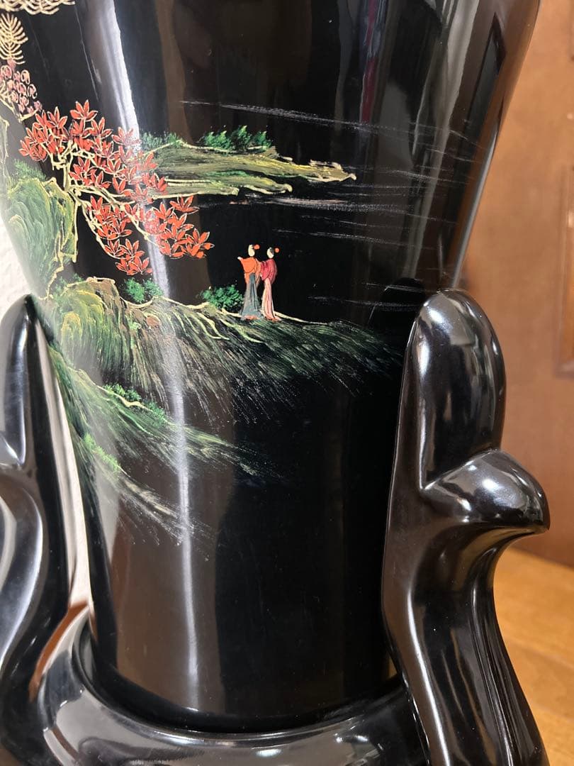中国美術　飾り壺　黒色漆器 壺 山と草木の風景　漆塗り