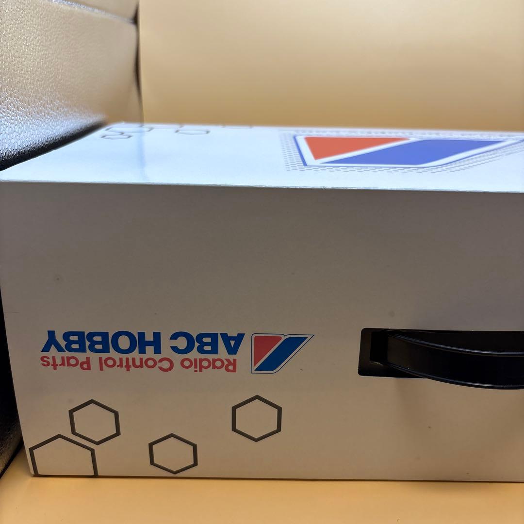 ABCホビー　genetic ニッサンサニートラック　四輪駆動シャシーとボディー