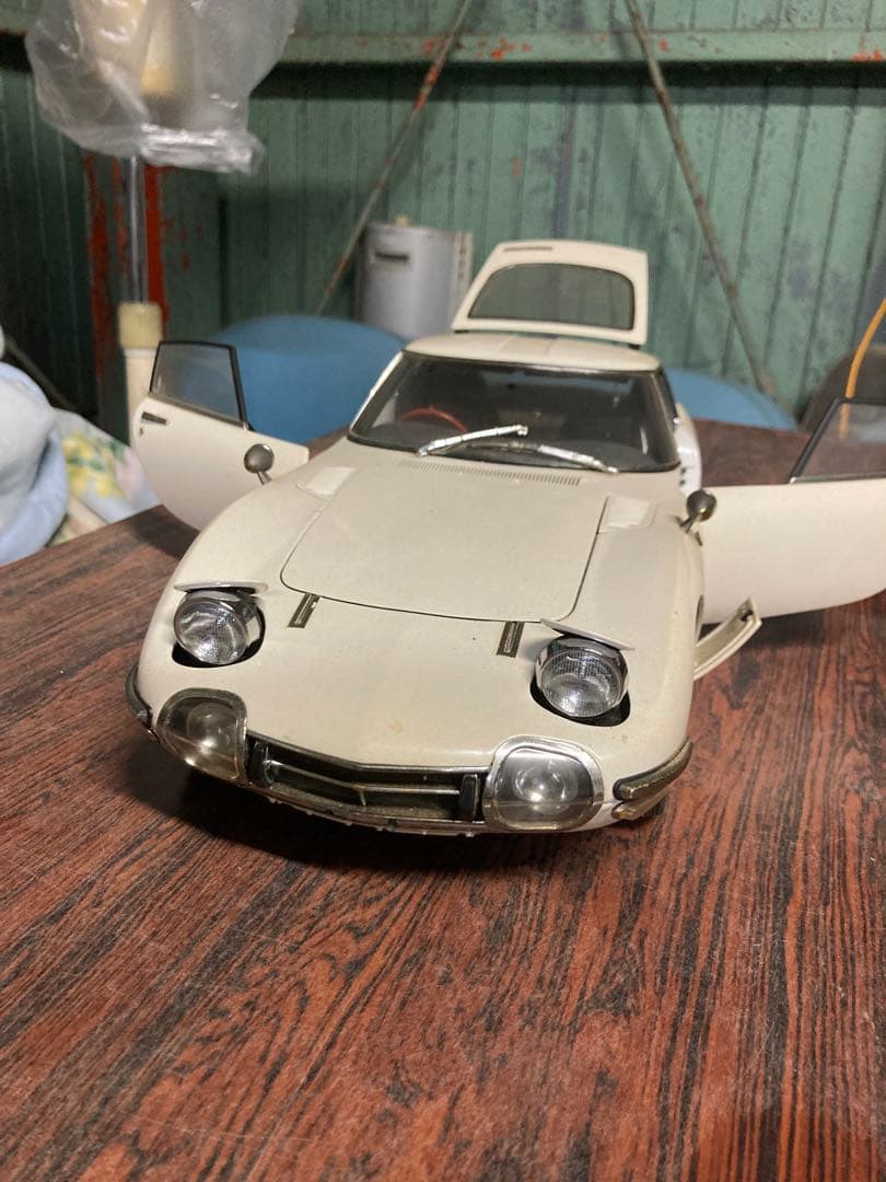 トヨタ 2000GT 1/18ミニカー