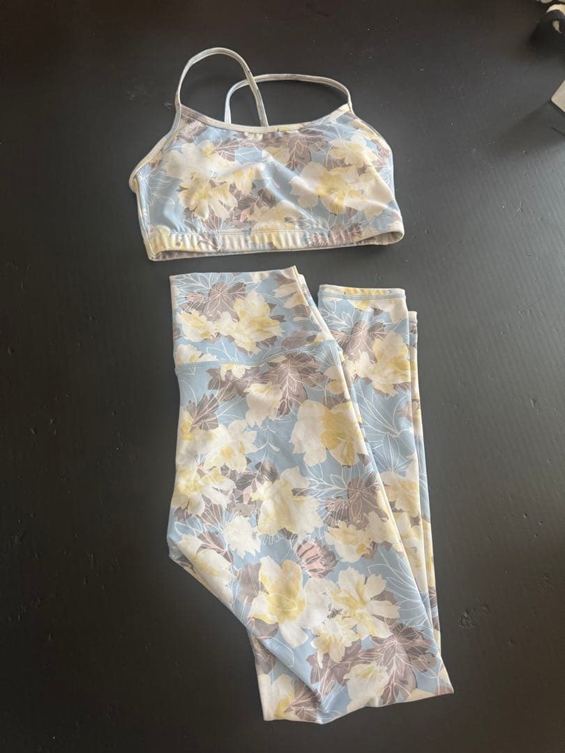 SUKALA プルオーバー付きブラ＆レギンスセットアップ 3セット