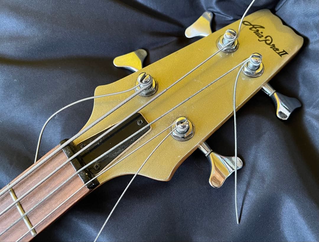 Aria Pro II CSB タイプメタリカエレキベース完動品　ケース付美品