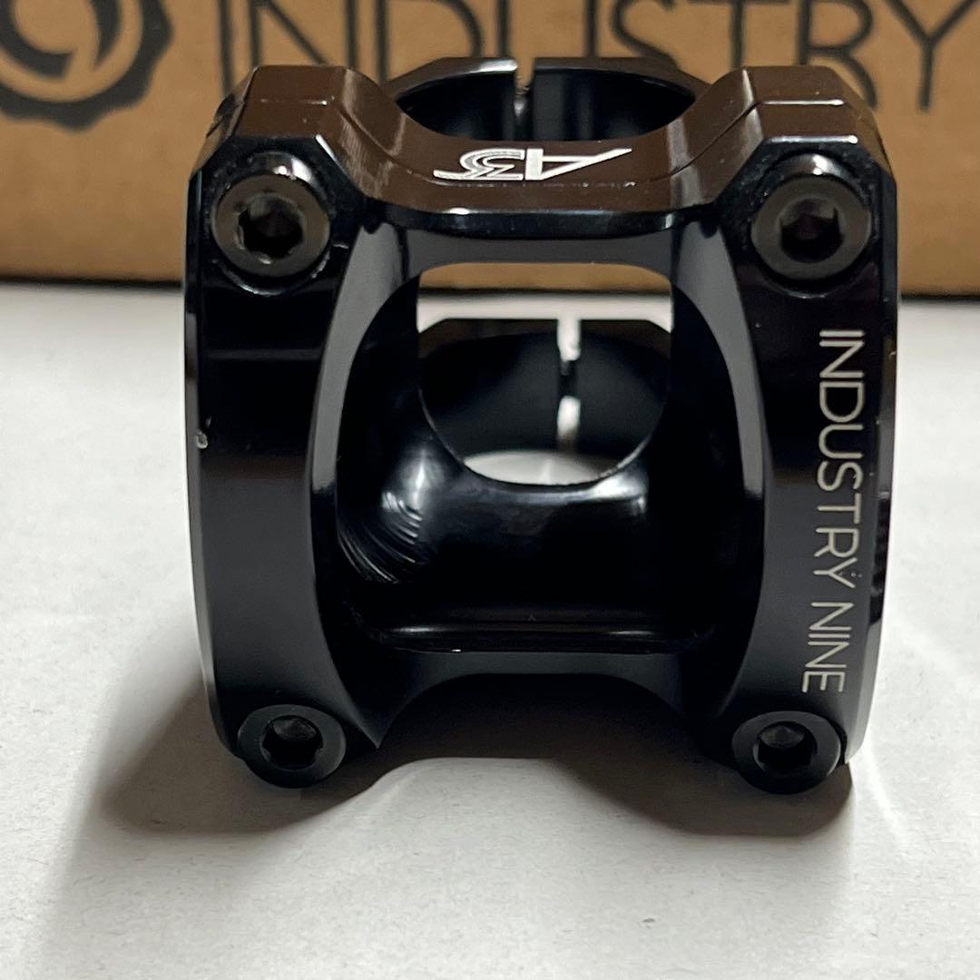 INDUSTRY NINE A35ステム 40mmチタンボルト付き