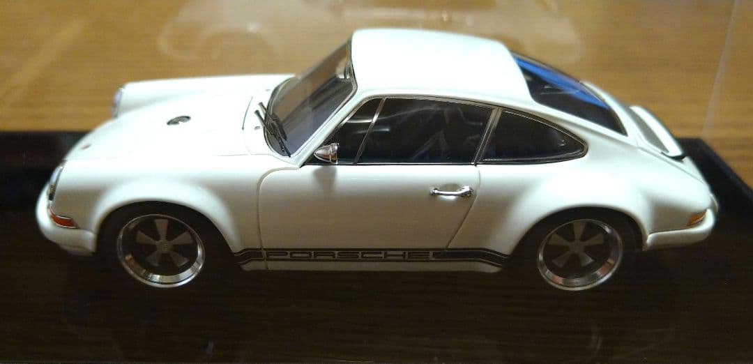 メイクアップ 1/43 シンガー 911 (964) アイボリーホワイト