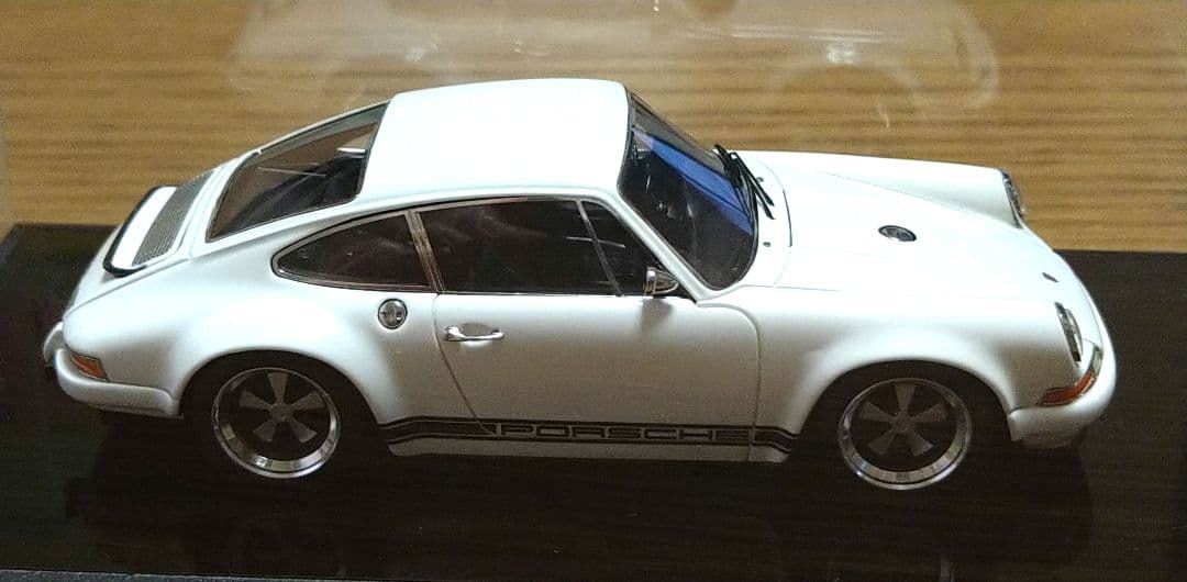 メイクアップ 1/43 シンガー 911 (964) アイボリーホワイト