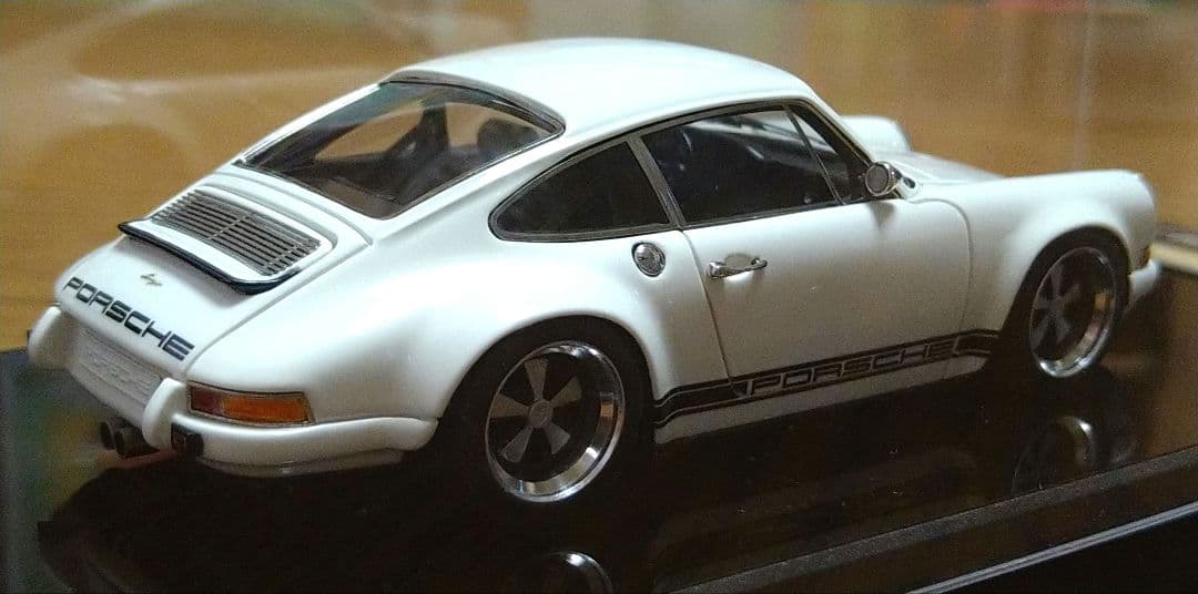 メイクアップ 1/43 シンガー 911 (964) アイボリーホワイト