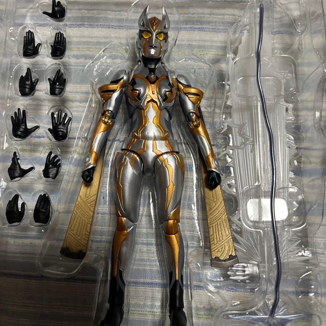 【おまけ付】s.hフィギュアーツウルトラマントリガーセット