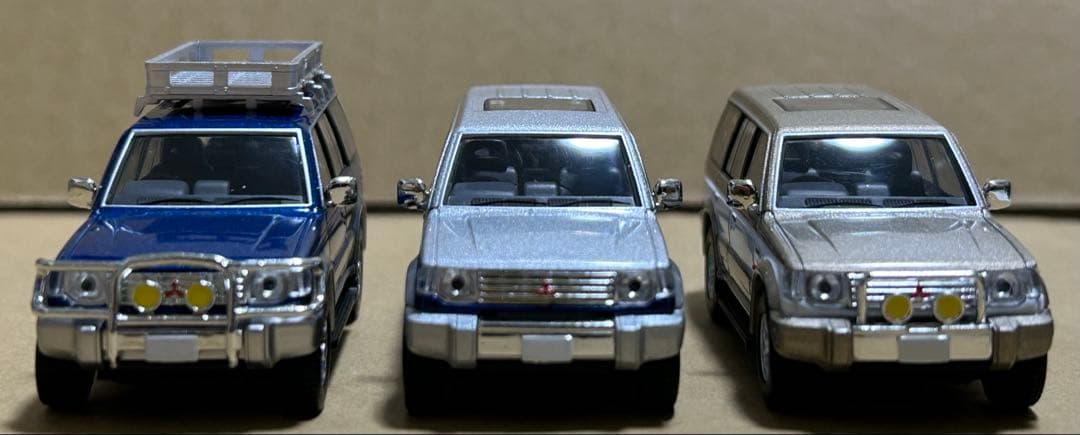 トミカリミテッドヴィンテージネオ 三菱パジェロ ミッドルーフワイド 3台セット