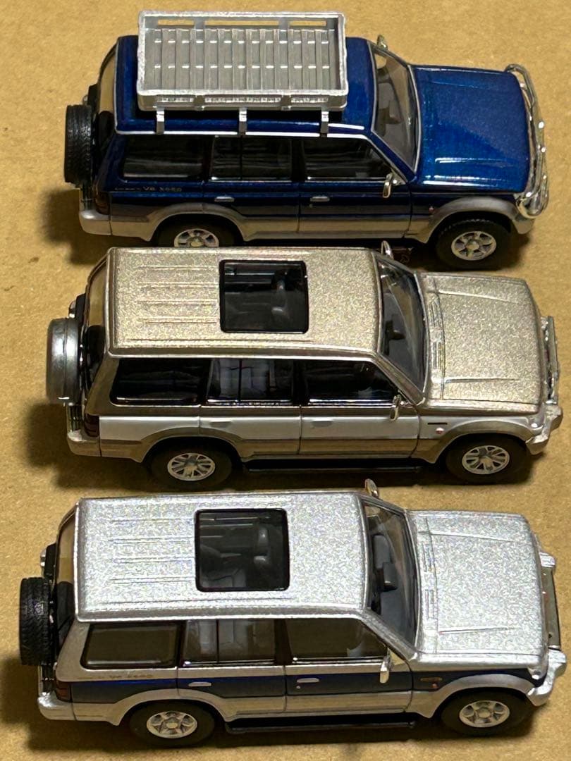 トミカリミテッドヴィンテージネオ 三菱パジェロ ミッドルーフワイド 3台セット