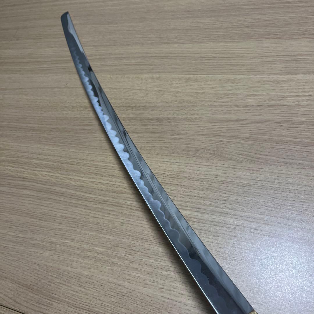 金色模様の刀