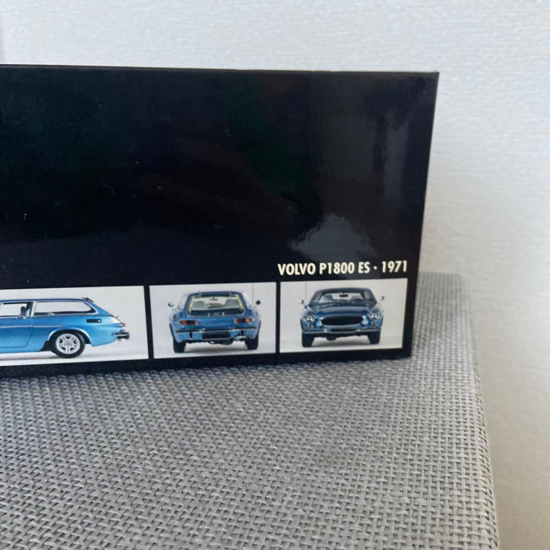ミニチャンプス 1/18 ボルボ P1800 ES 1971 メタリックブルー